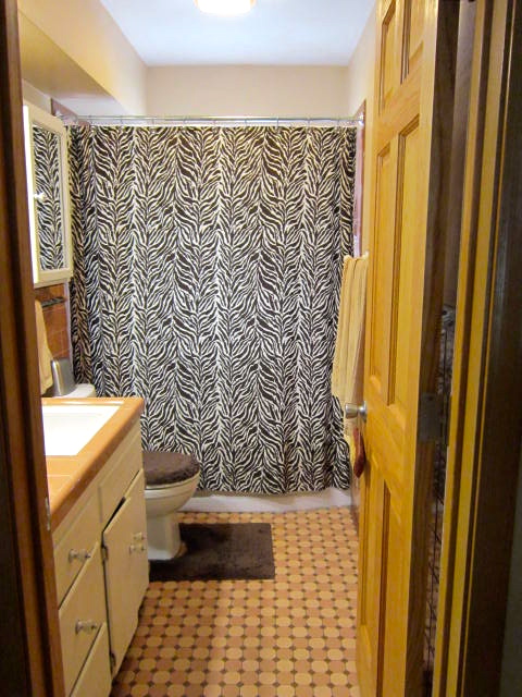 old bathroom 6